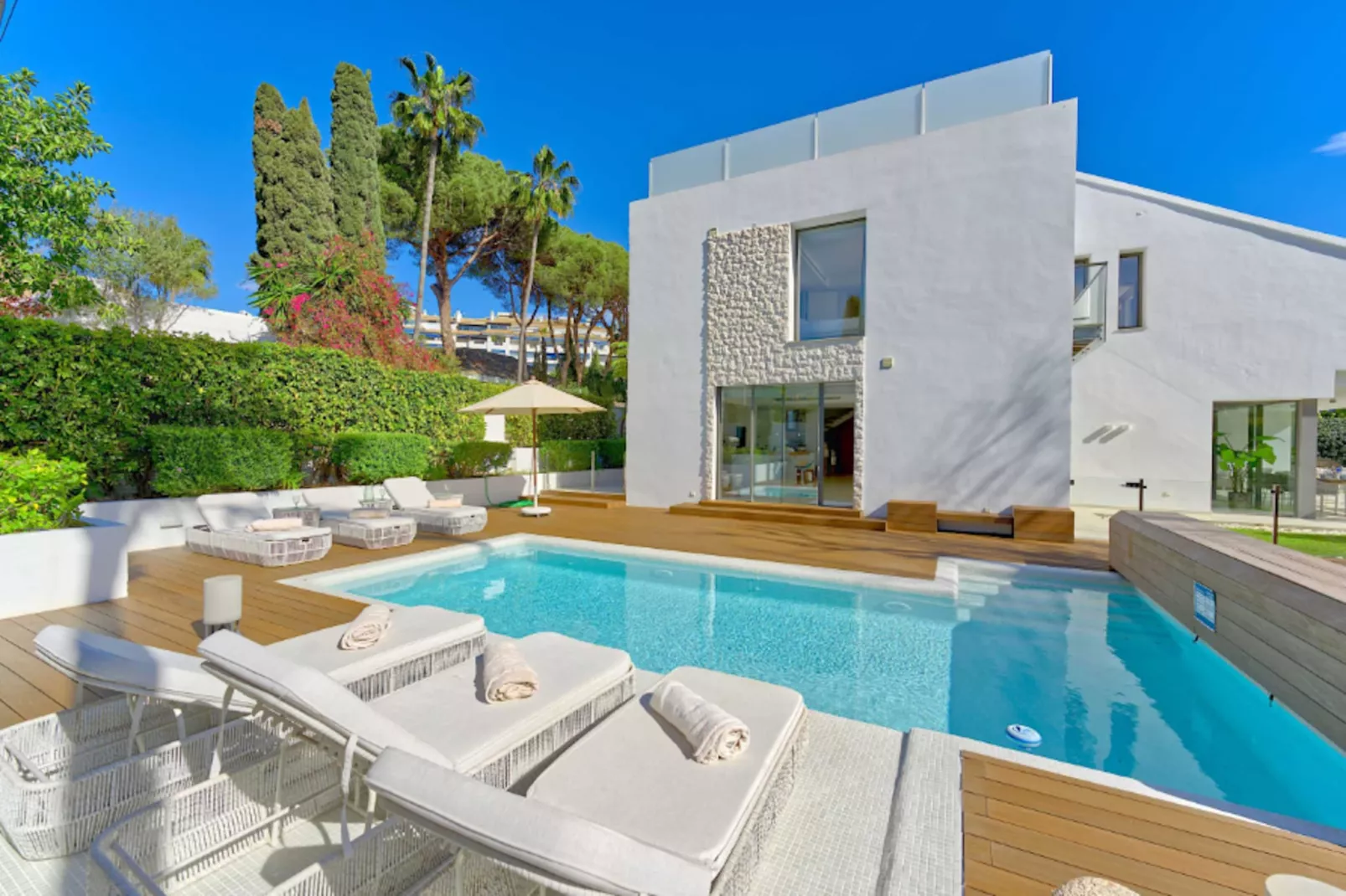 Contemporary & Very Spacious Villa Puerto Banus - Swimming pool