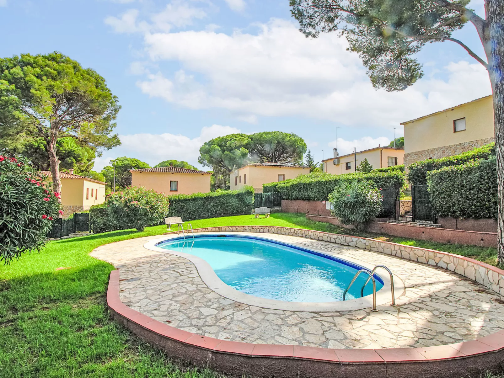 Torre Mora - Draußen