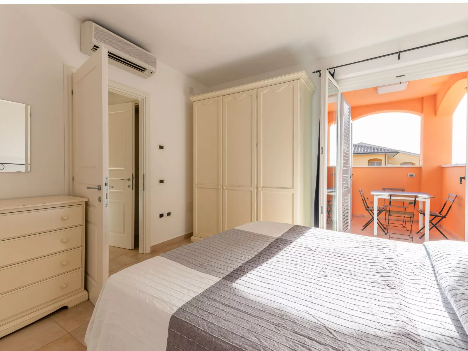 Aba Village - Drinnen