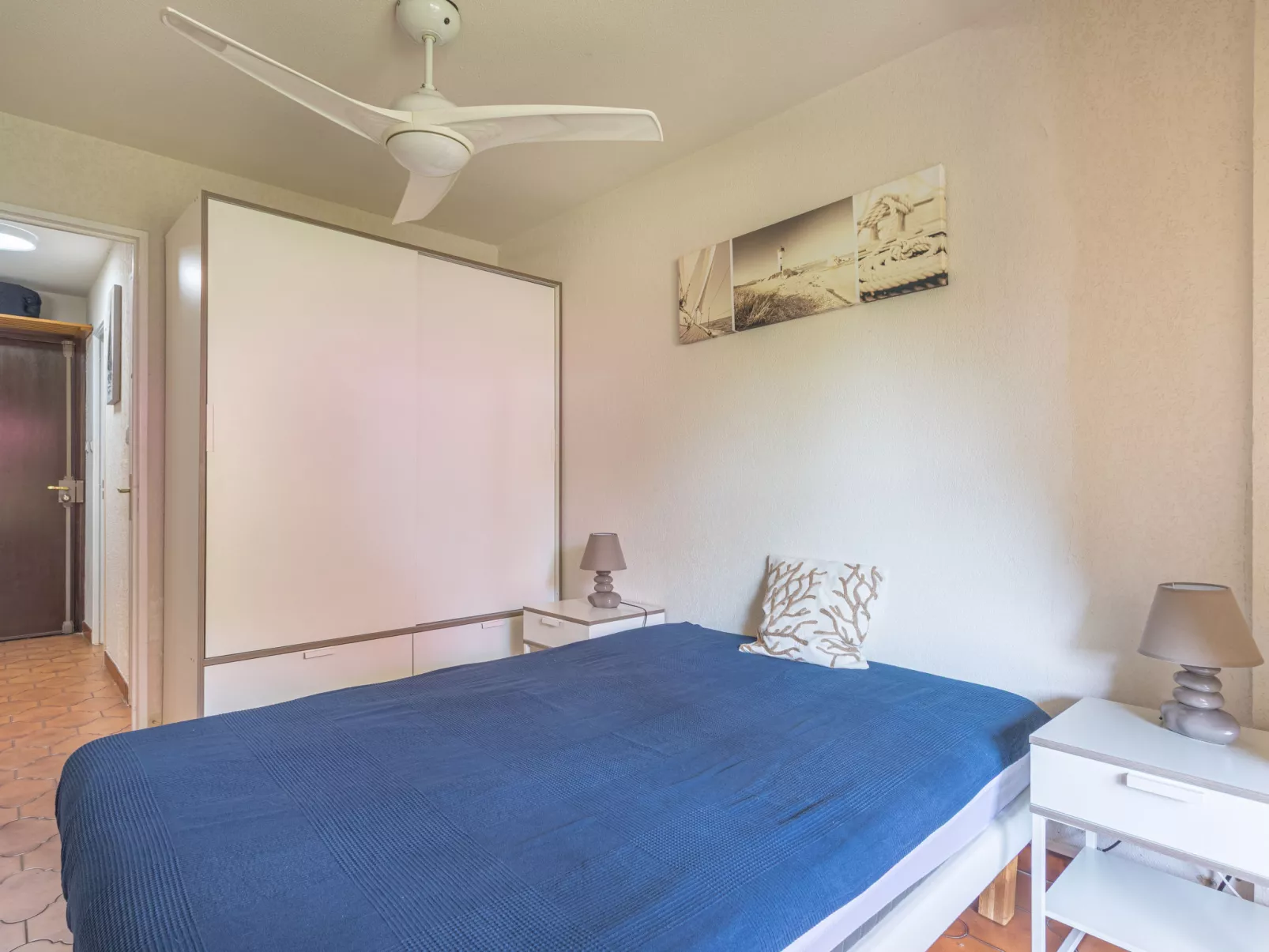 Brise Marine - Inside