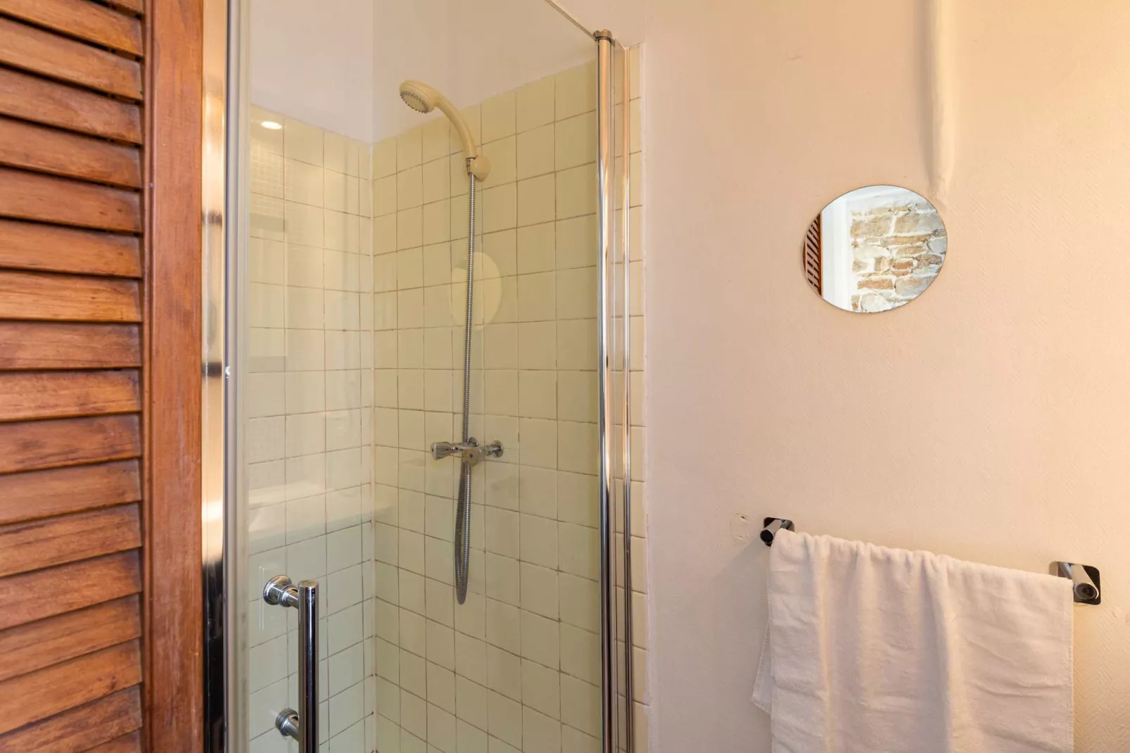 EA-9-PERRIN - Bathroom