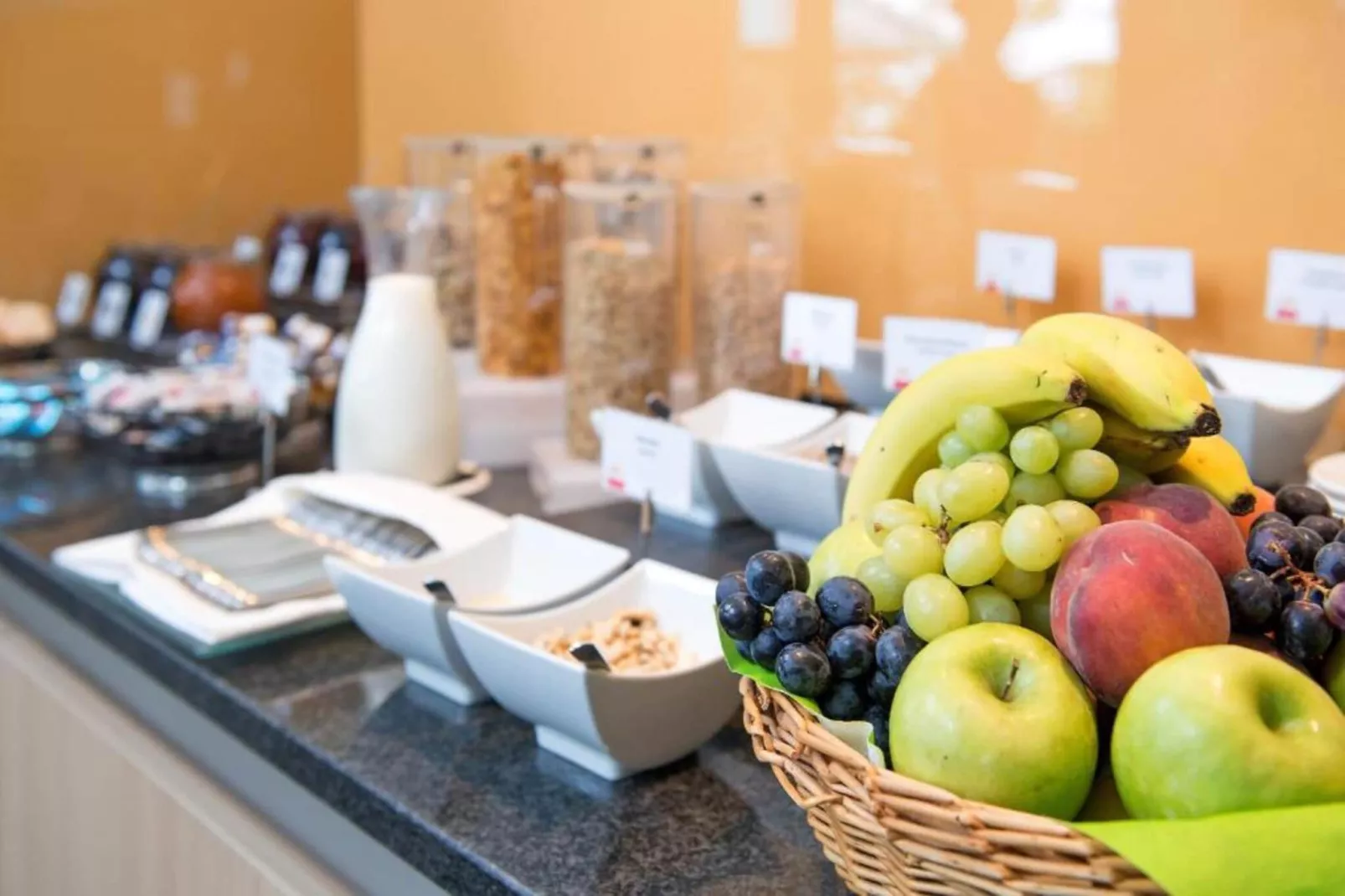 Mercure Hotel - Standard Twin Room - Ambiente