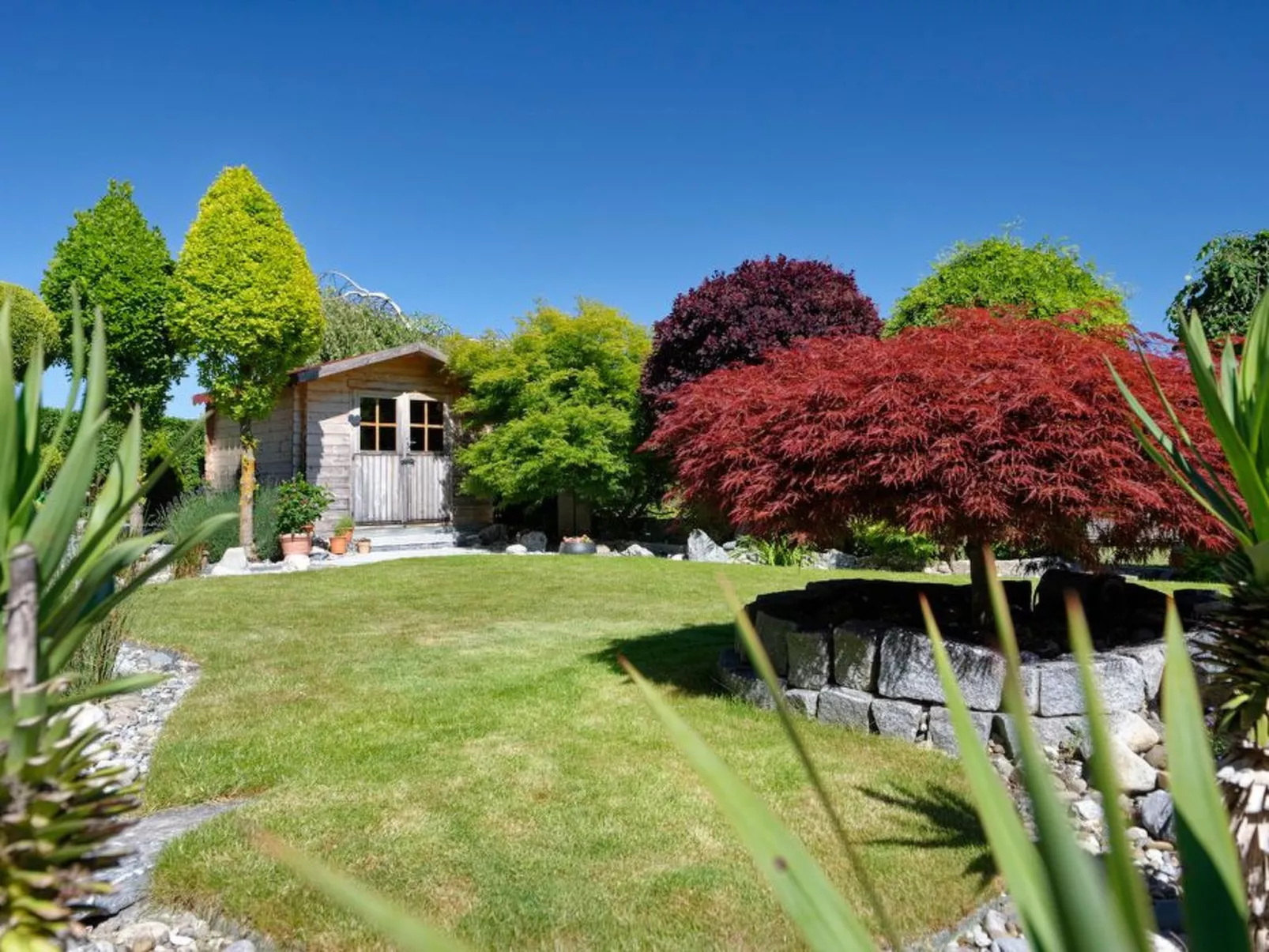 Mit schönem Garten - Outside