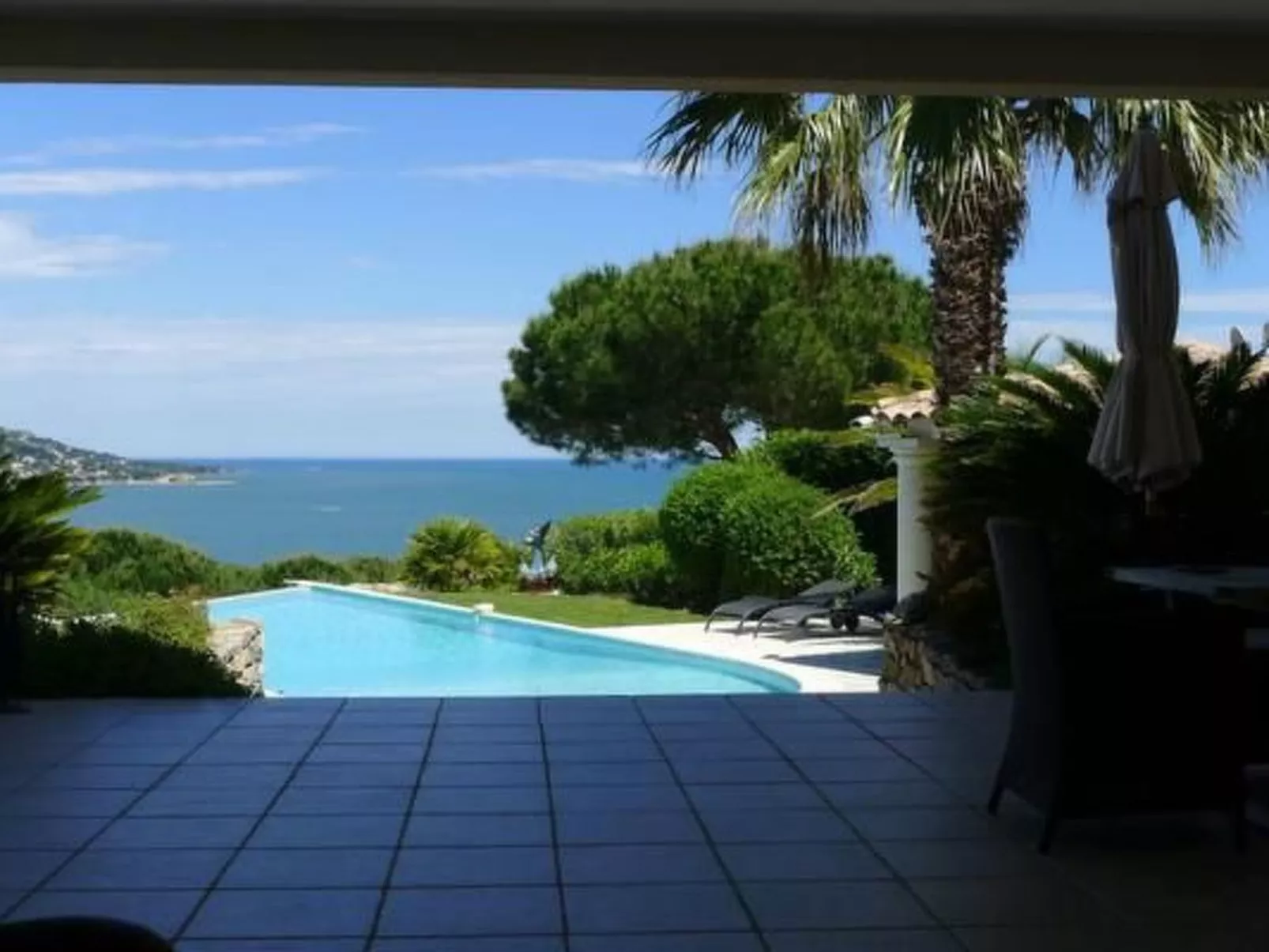 Villa in Sainte Maxime mit Sicht auf Meer - Draußen