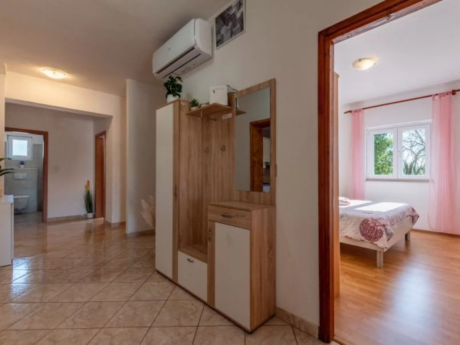 Holiday House Laetitia with pool - Image-tags.info