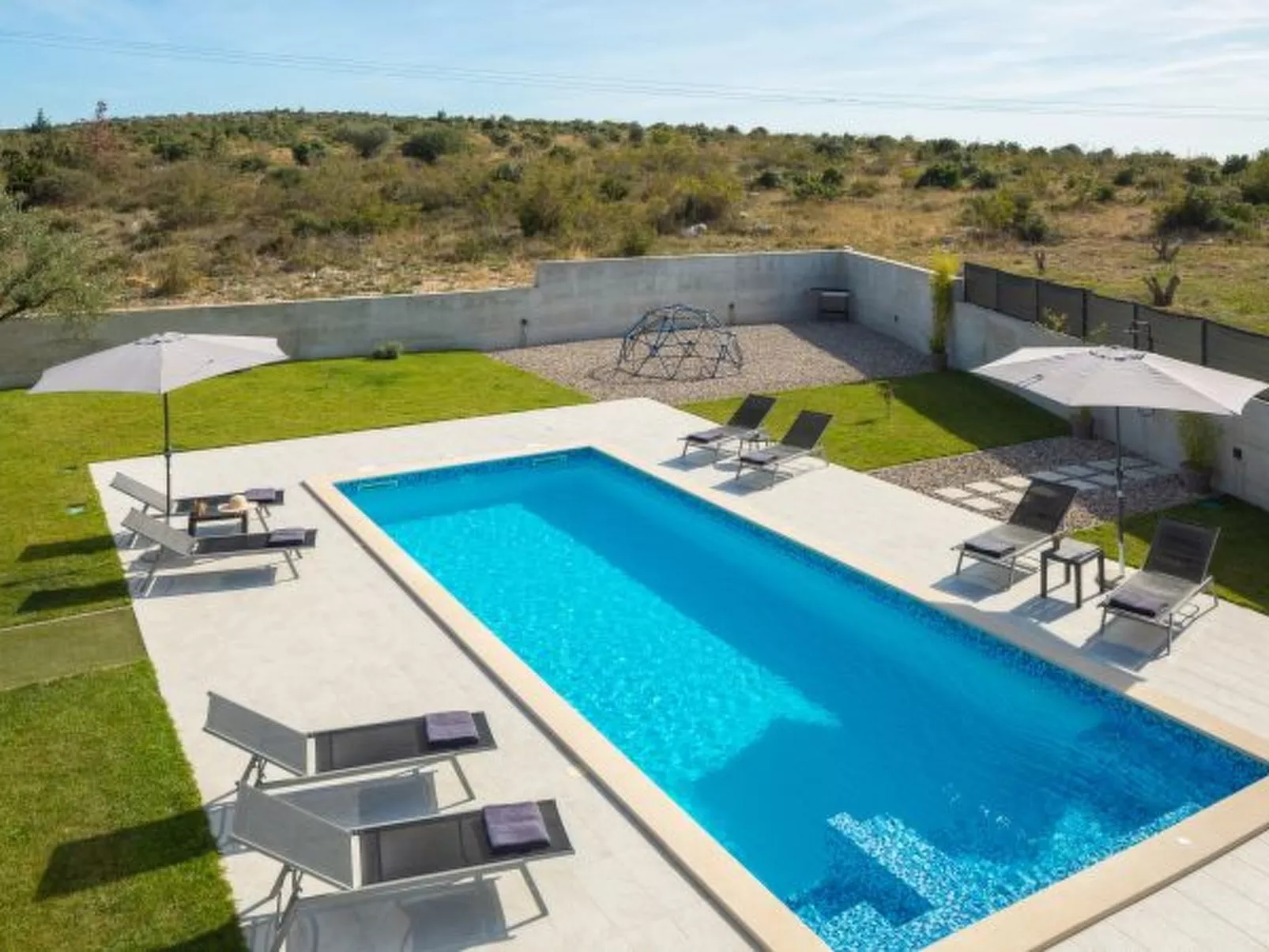 Villa Lacus in Vrana with pool - Image-tags.info