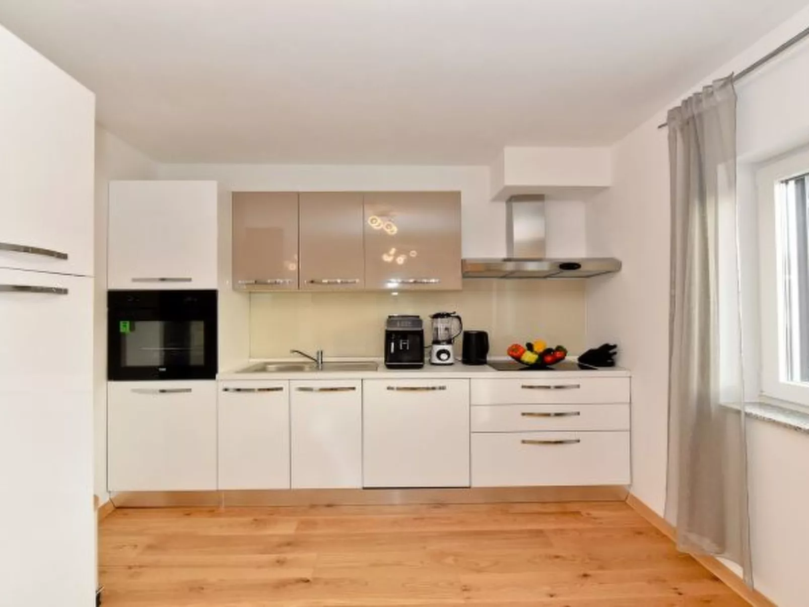 Villa Pinia with pool, Zadar - Image-tags.info