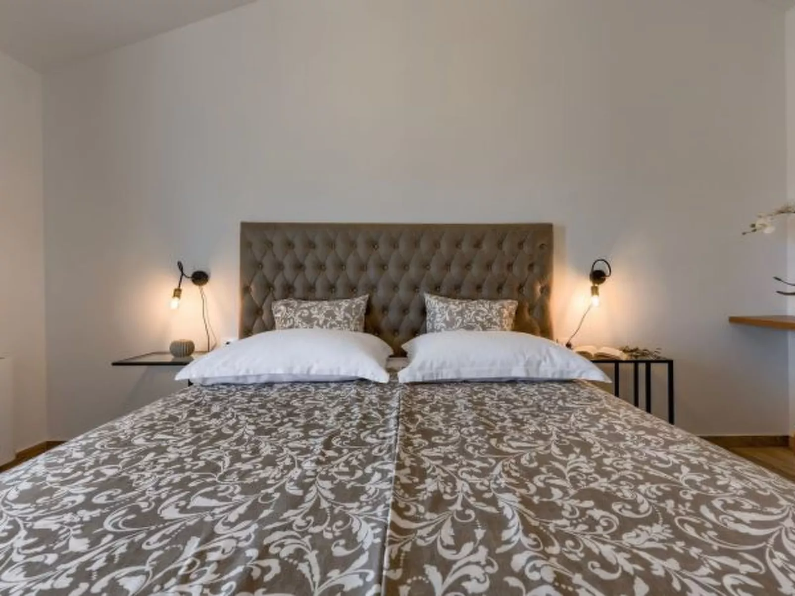 Villa Andamalu with heated pool - Image-tags.info