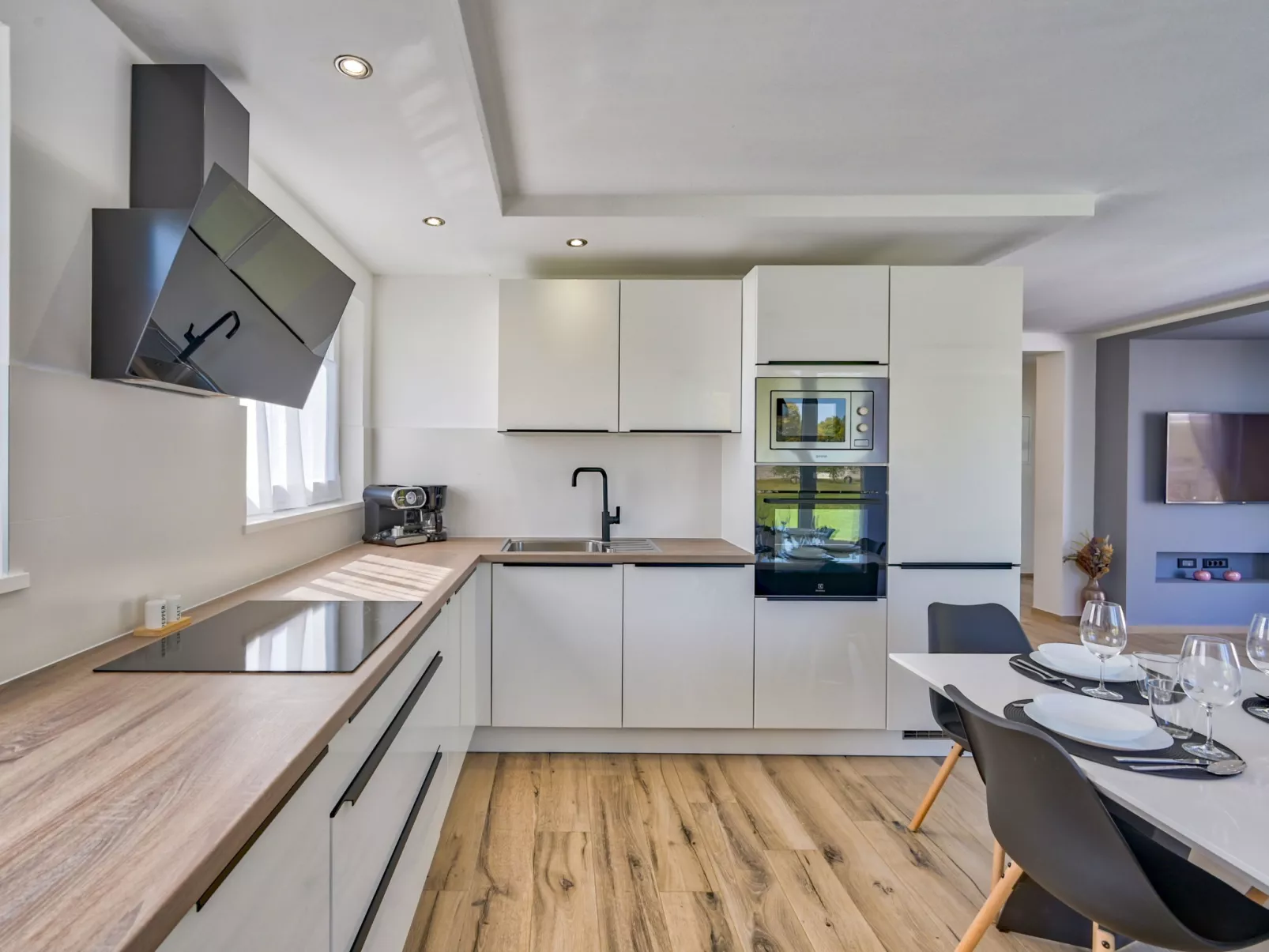 Montevernal - Drinnen