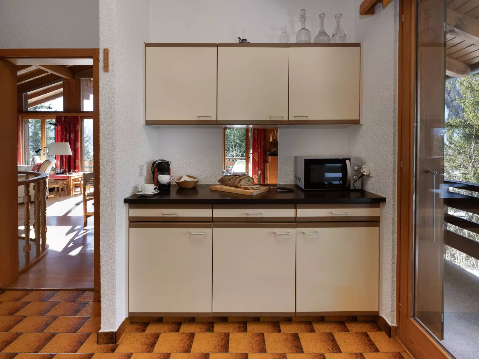 Veni, Vidi, Mansi - Drinnen