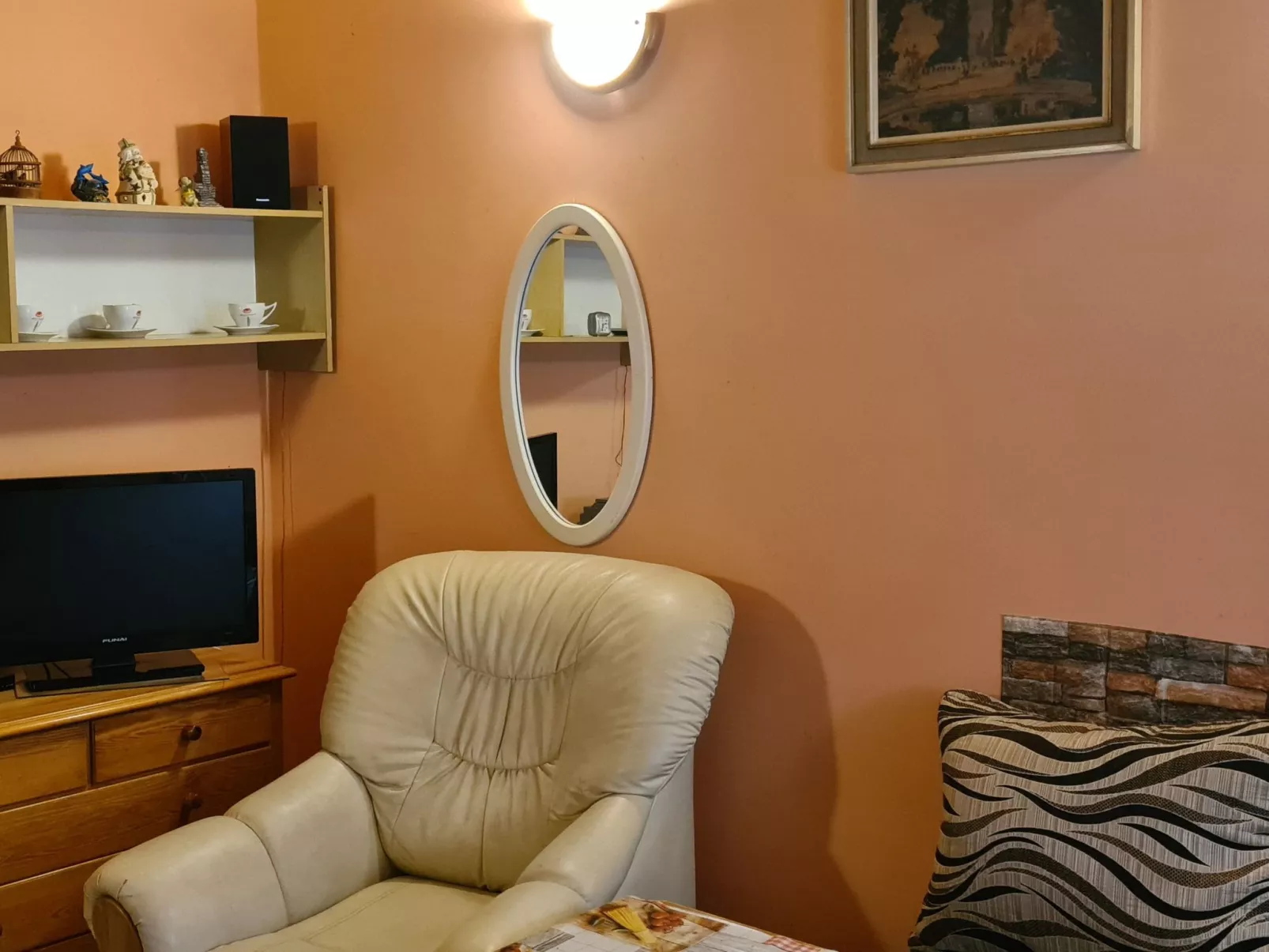 Mit eingezäuntem Grundstück am Wasser - Dedans