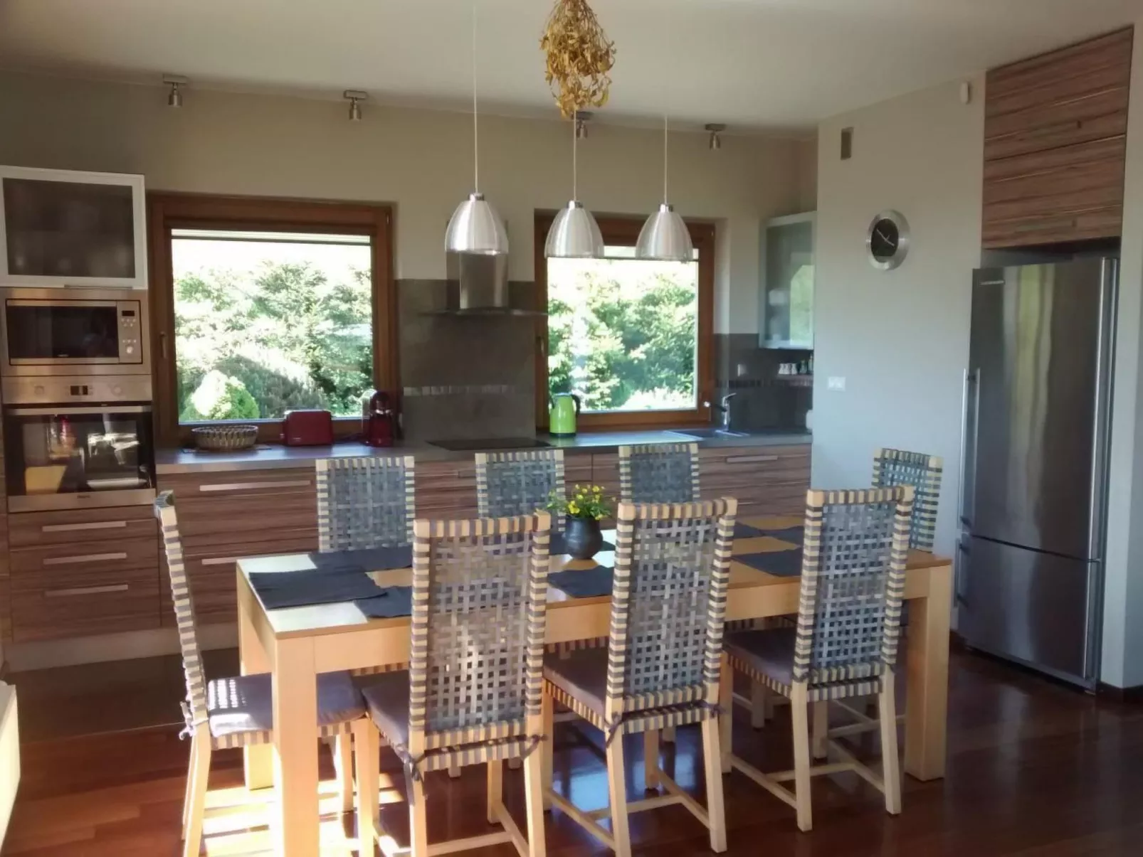 In den Bergen, Villa mit Panoramaterrasse - Image-tags.info