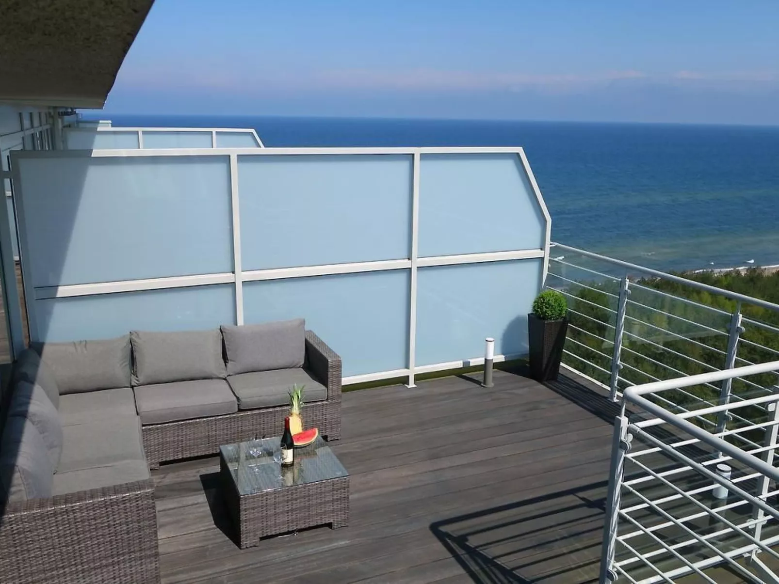 Wohnung mit Panoramaverglasung und Meerblick - Dehors