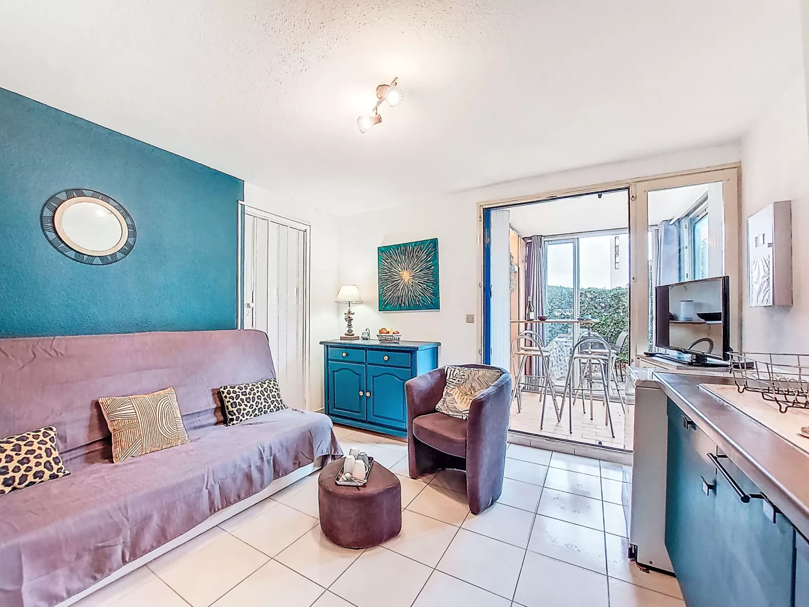 Cap de Mer - Drinnen