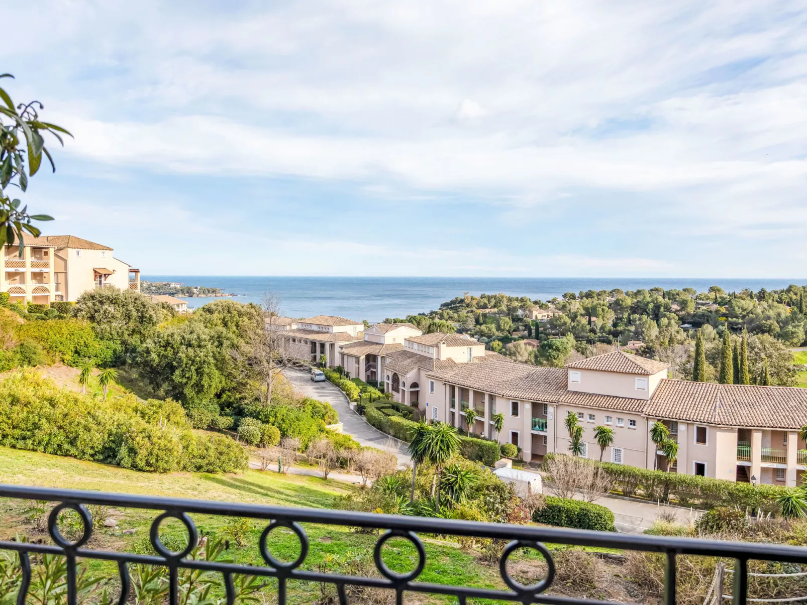 J6 174 L'Esquinade - Draußen