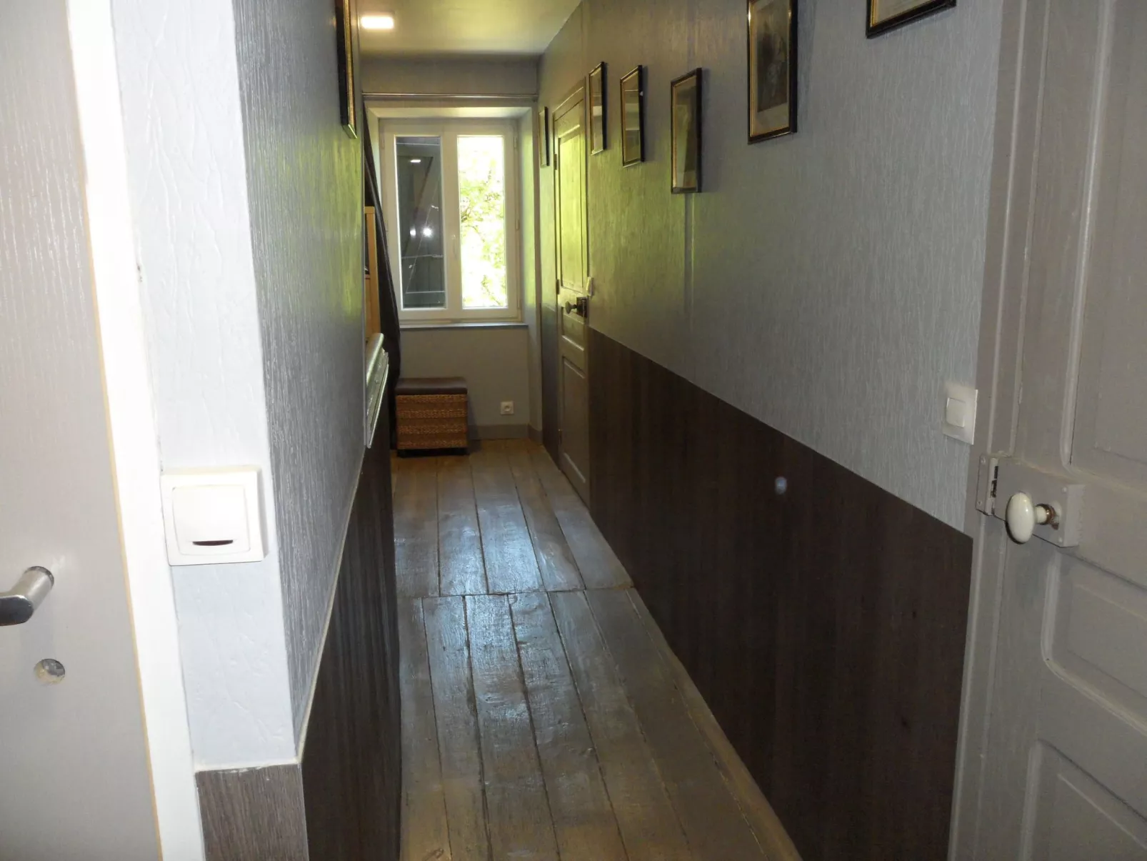 "Aelise" mit eigenem Pool - Drinnen