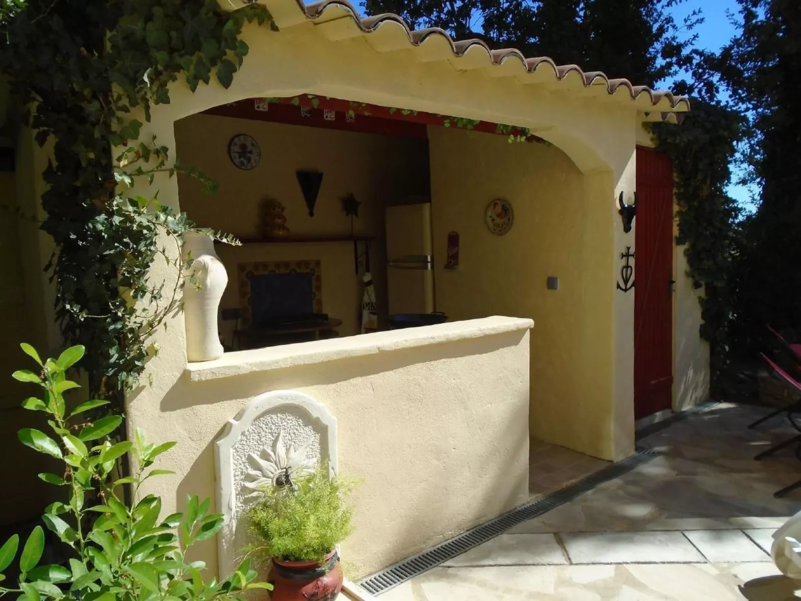 La Soleillade apt mit exklusiver Nutzung des großen Pools - Draußen