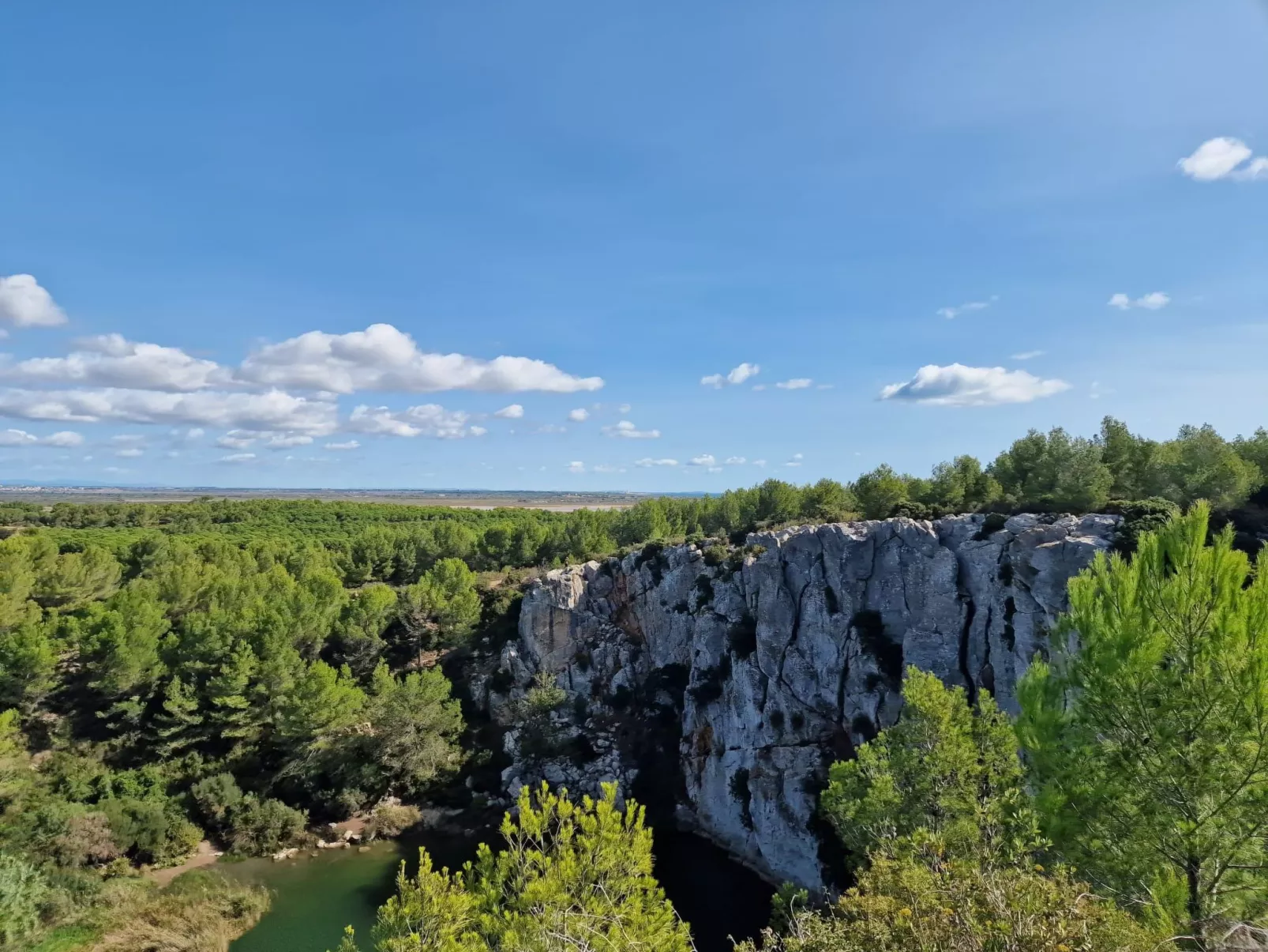 Maison Bleu - Outside