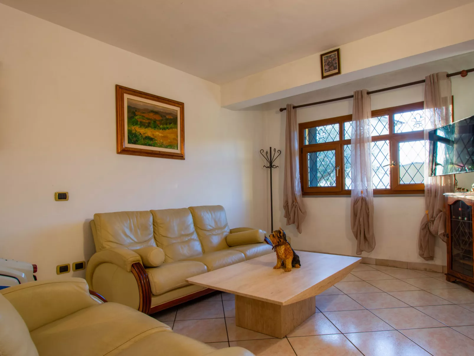 Tre fontane - Inside