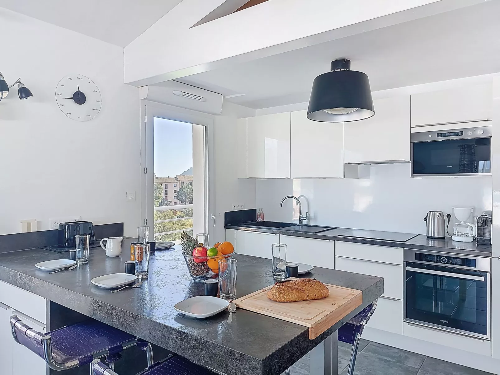 La Boétie - Drinnen