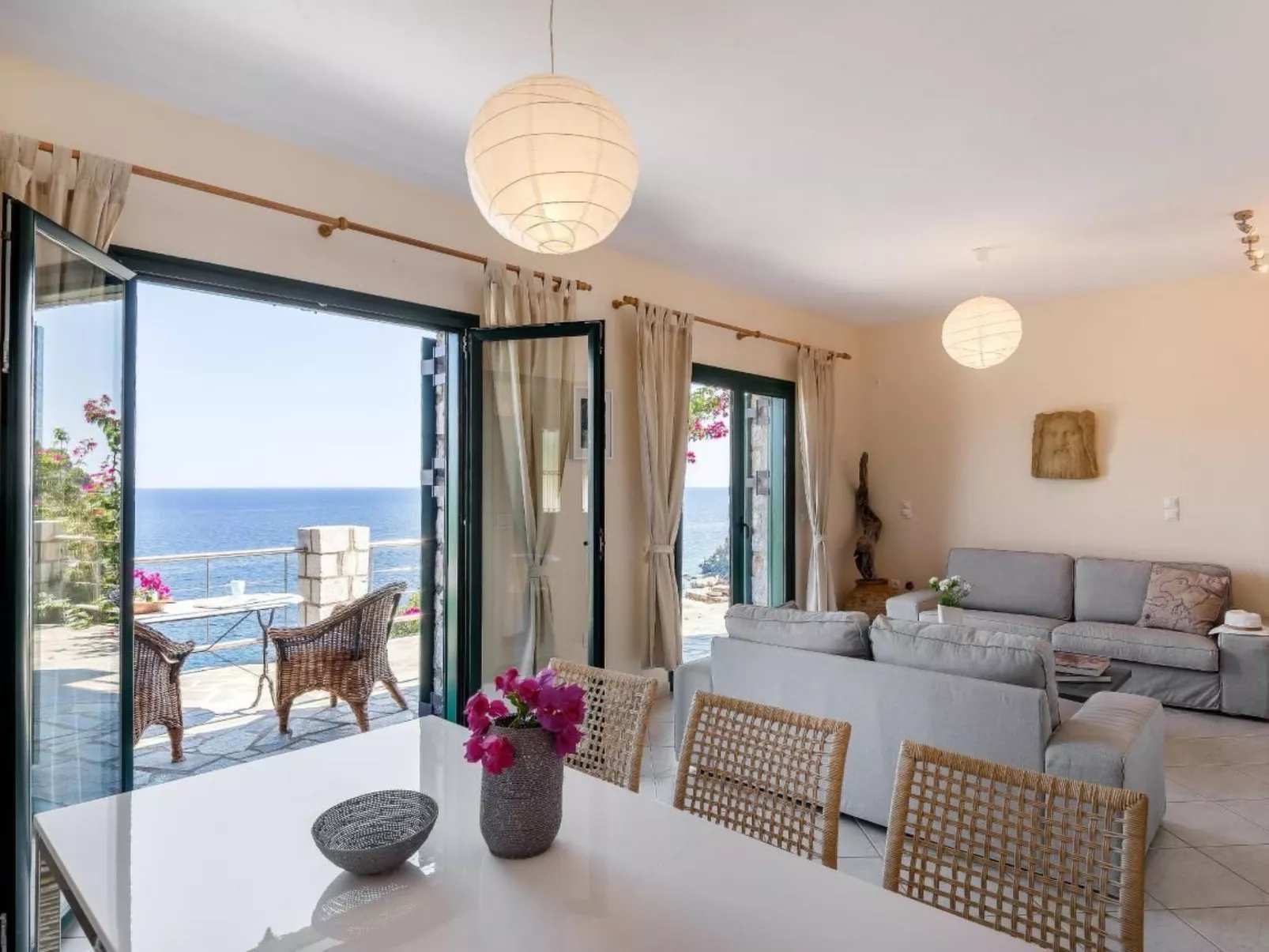 God Bacchus (God Dionysus) Villa - Inside