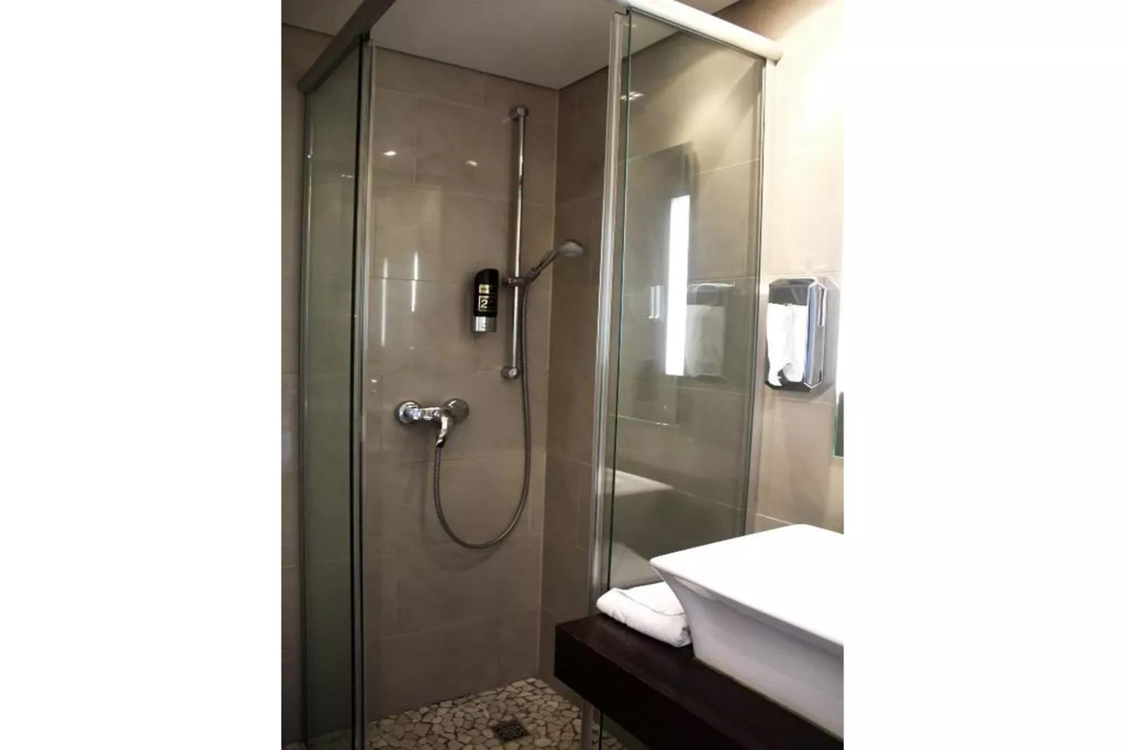 Double Room with Extra Bed - Badezimmer