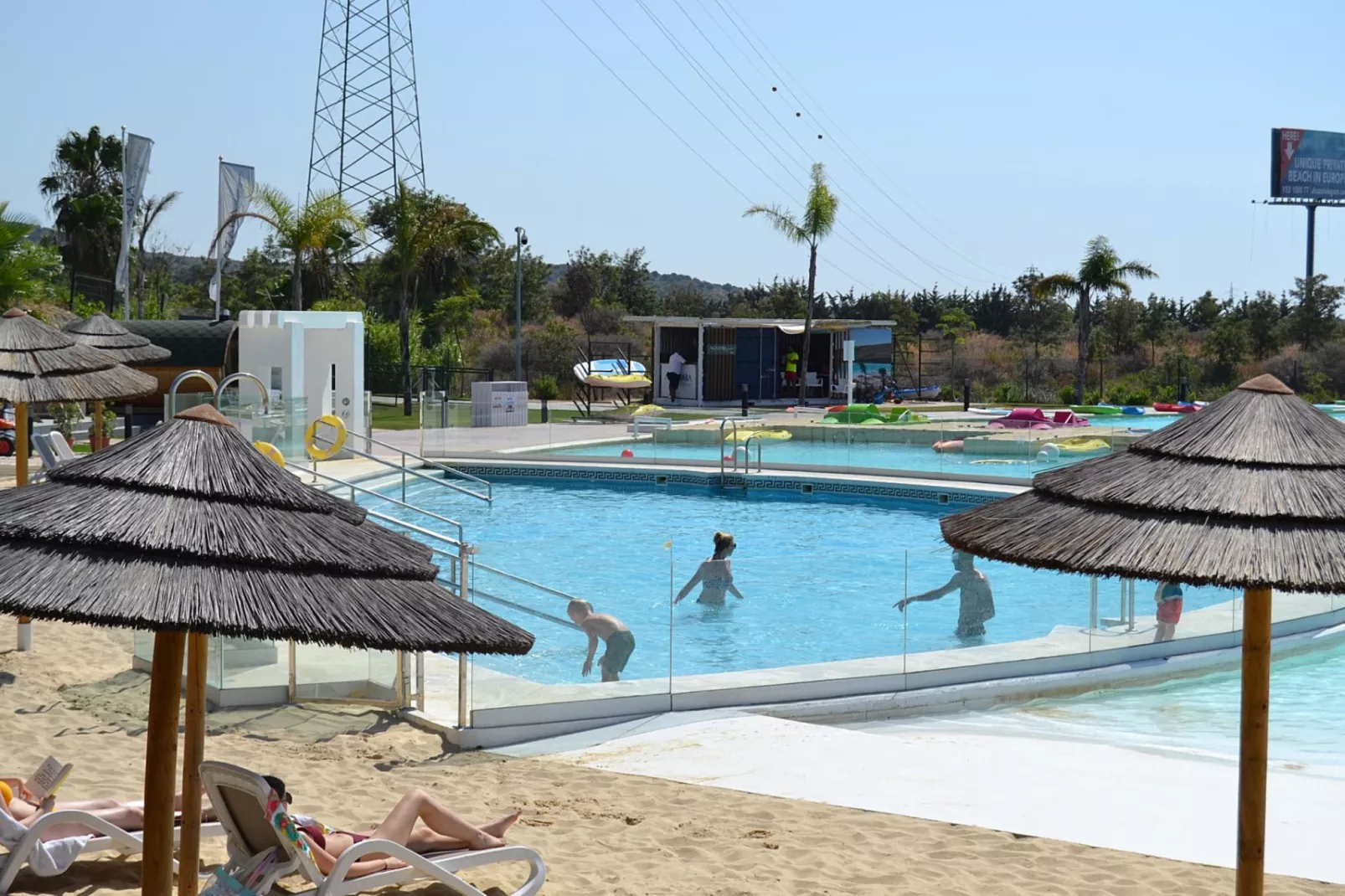 Modern 2-Bedroom Apartment - Alcazaba Lagoon (411) - Piscine