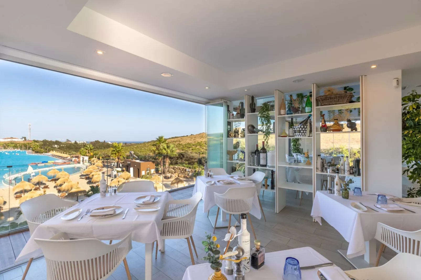 AL4-2025 ESTEPONA - APARTMENT - ALCAZABA LAGOON - Salle à manger