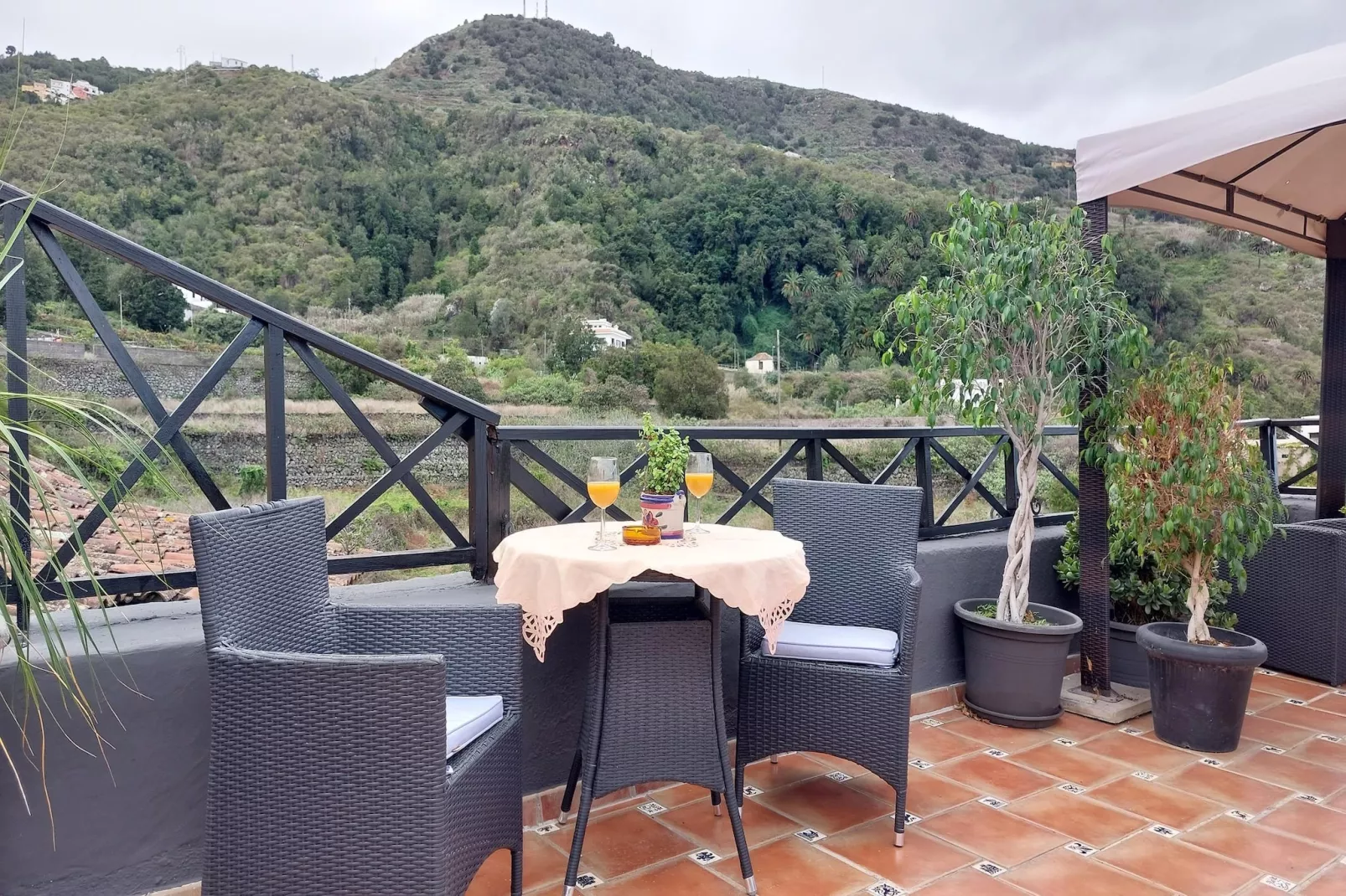 Apartamentos Monasterio de San Antonio 7 - Terrasse/Balkon