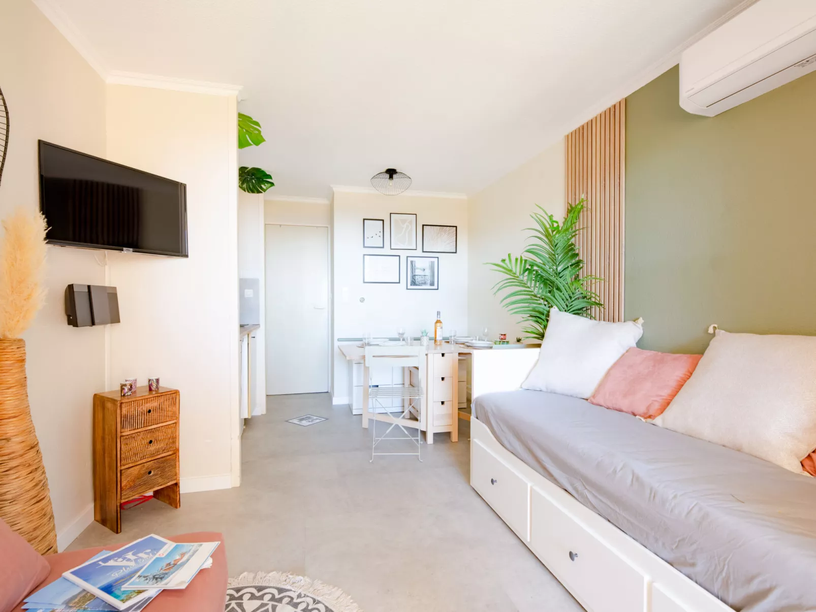 L'Esquinade (G3 033) - Inside