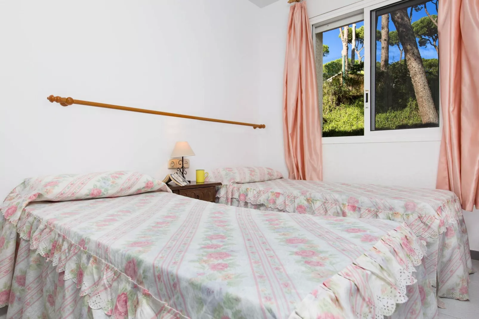 Open Pals - T - Schlafzimmer