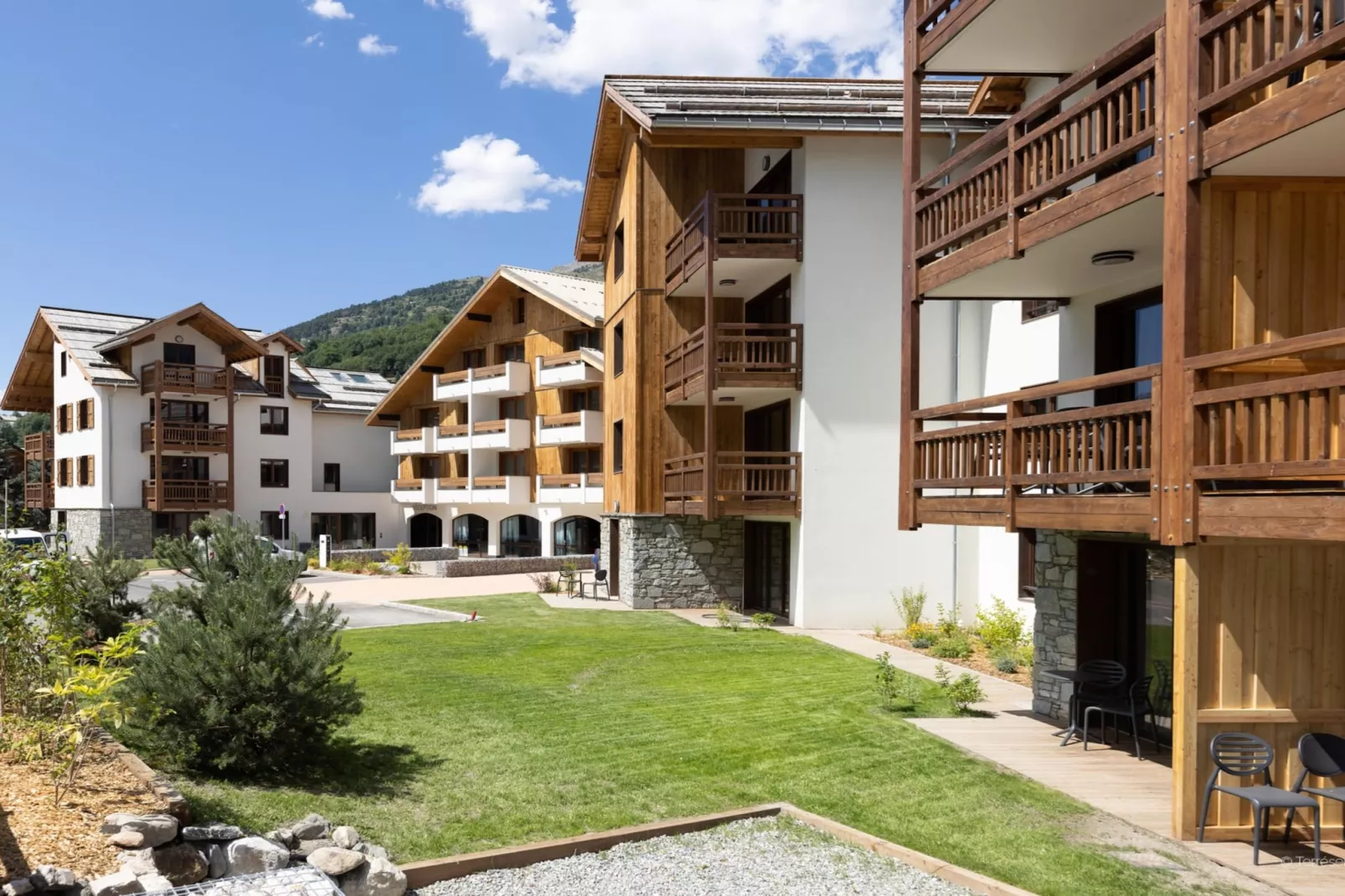 Le Cristal Lodge-R3TS - Außenbereich Sommer