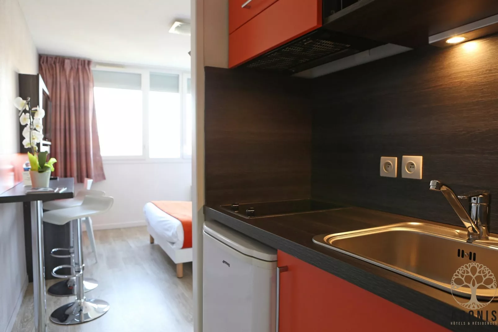 Adonis Paris Sud Studio Twin - Kitchen
