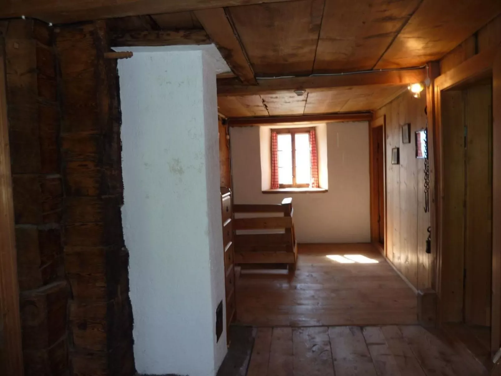 Alte Gonda - Drinnen