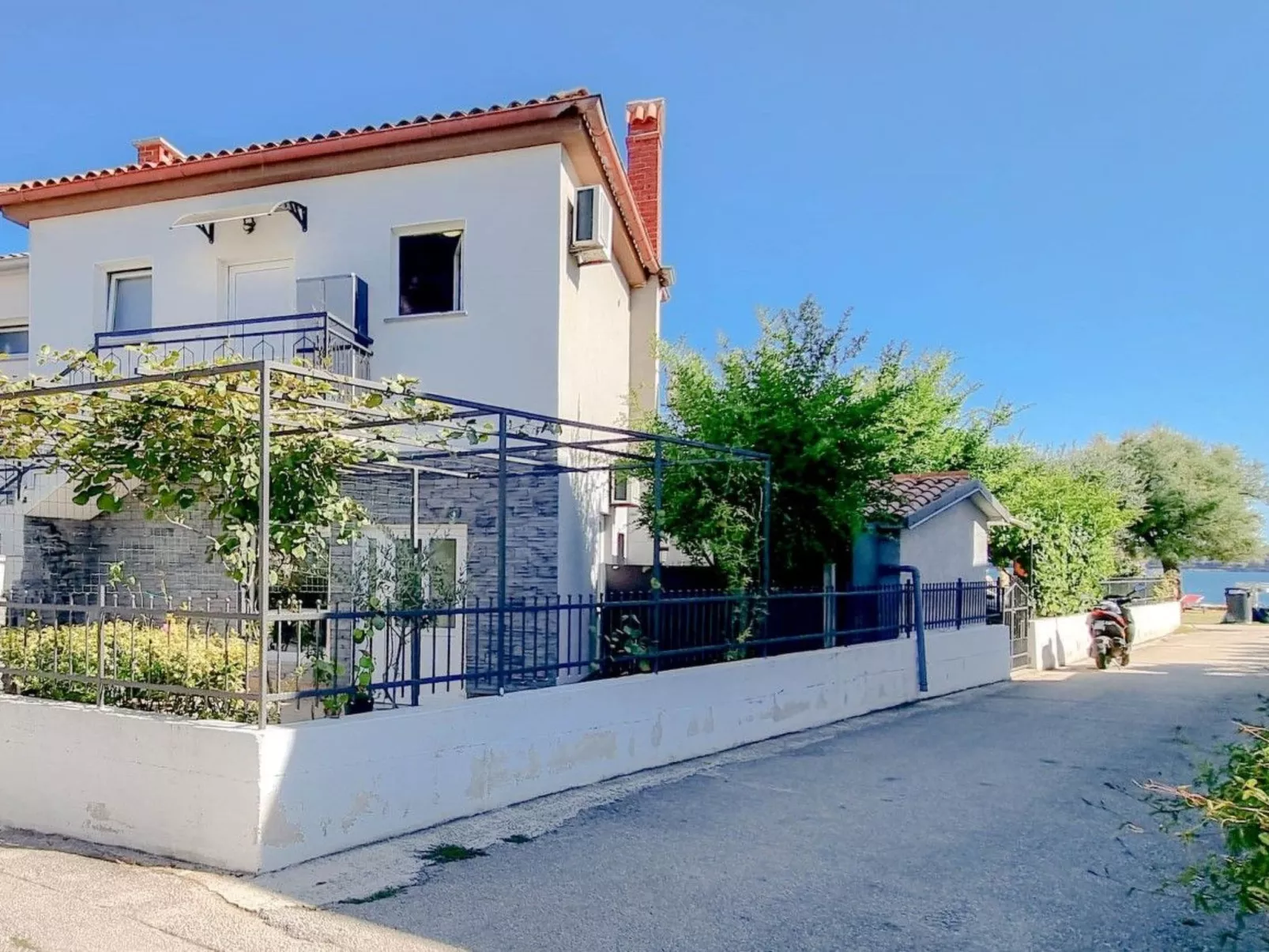Wohnung "Pintar 1" mit Blick auf das Wasser - Draußen