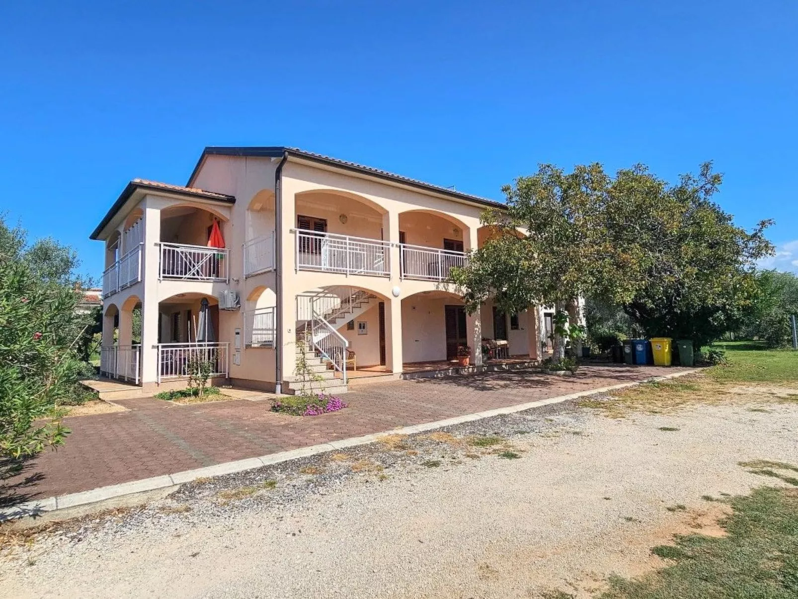 "Viola" mit Terrasse - Draußen