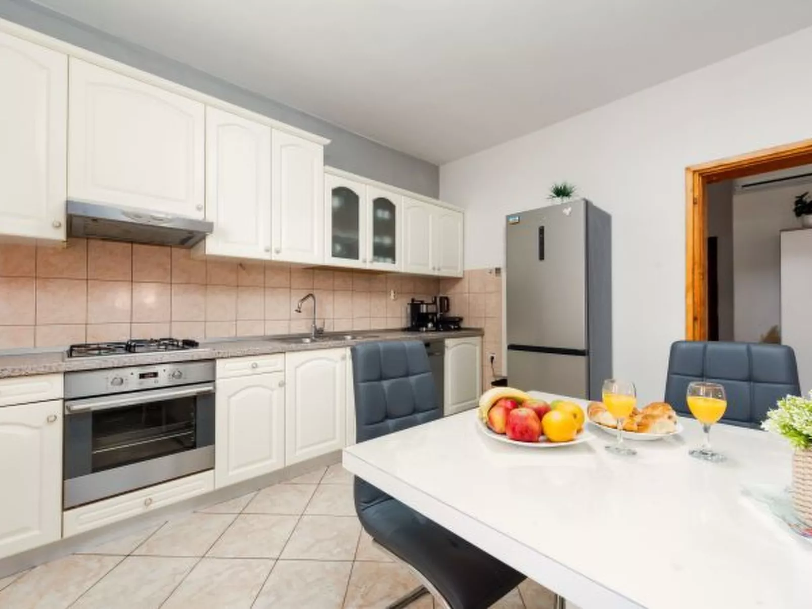 Holiday House Laetitia with pool - Image-tags.info