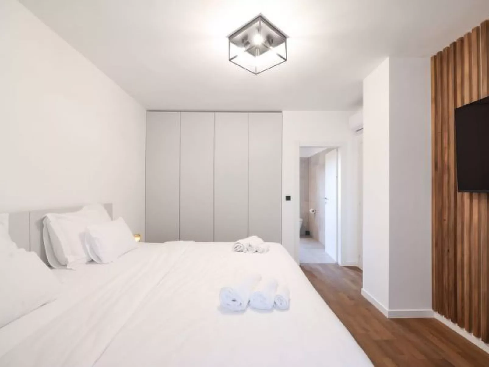 Villa Marta with heated pool and traditional taver - Image-tags.info