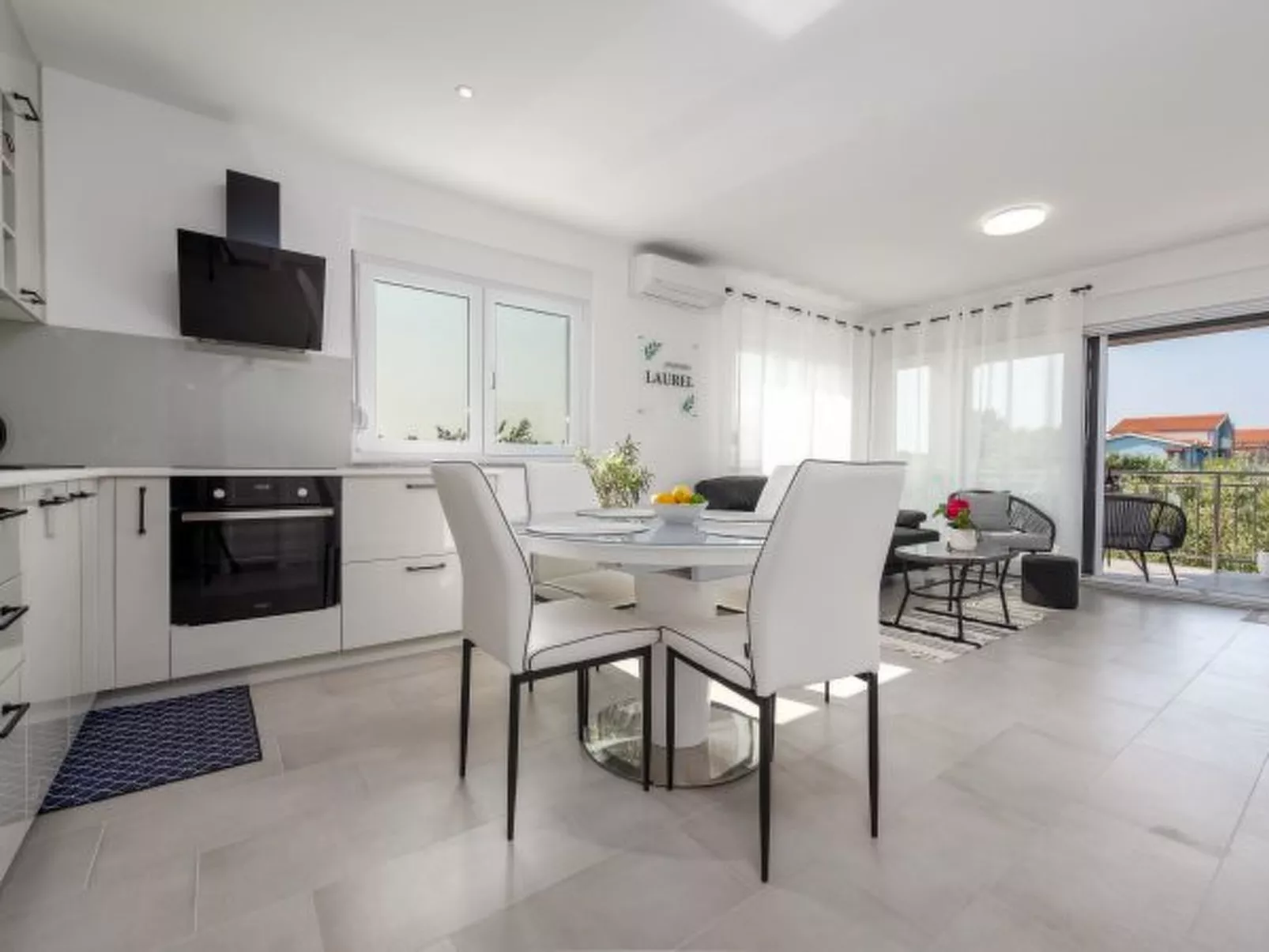 Apartment Laurel near the sea - Image-tags.info