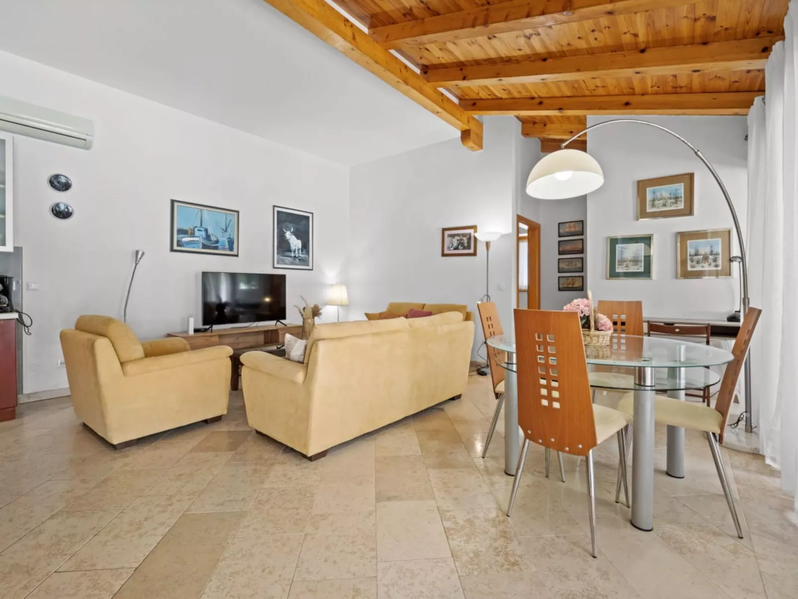 Villa Diana - Drinnen