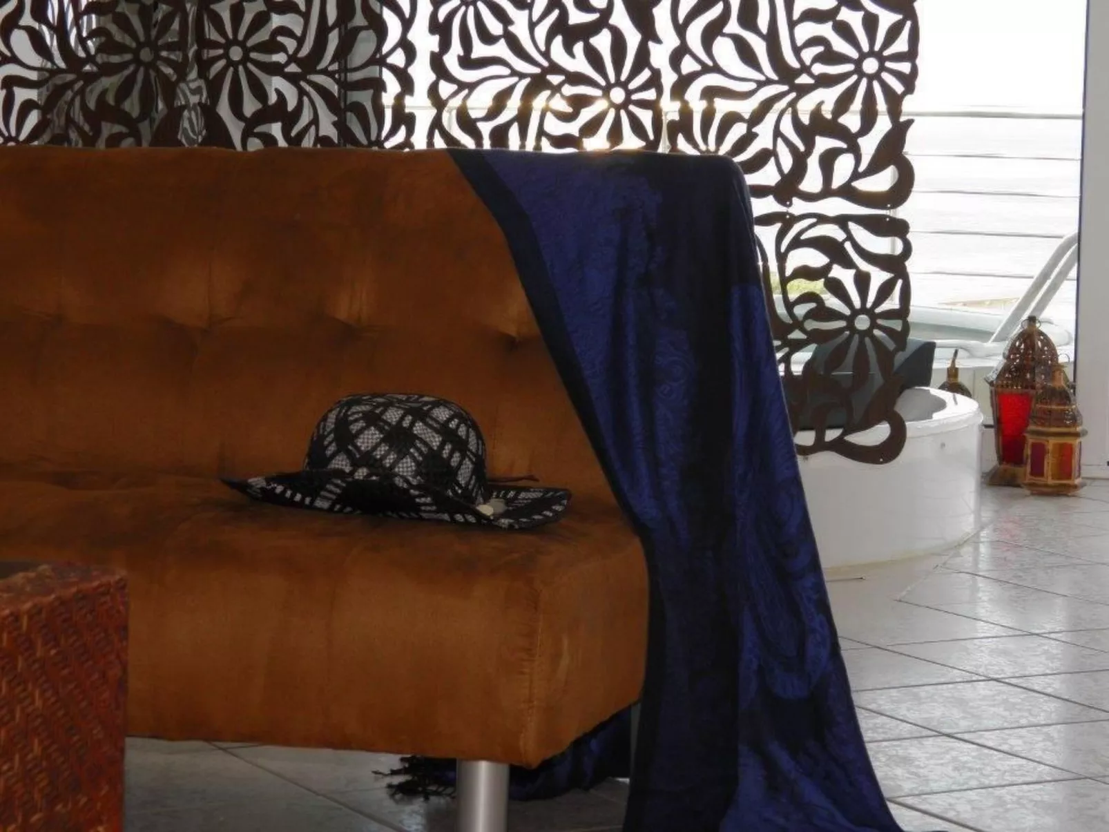 Sehr geräumiges Apartment mit eigenem Pool und Whirlpool - Drinnen