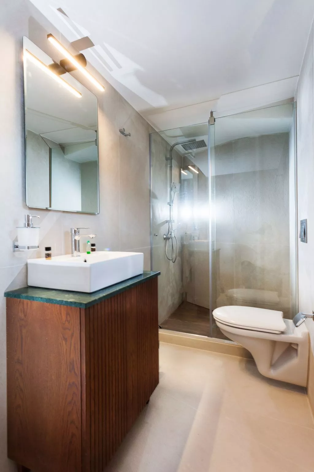 Ali Vafi's Villa - Beheizter Jacuzzi und Innenpool - Inside