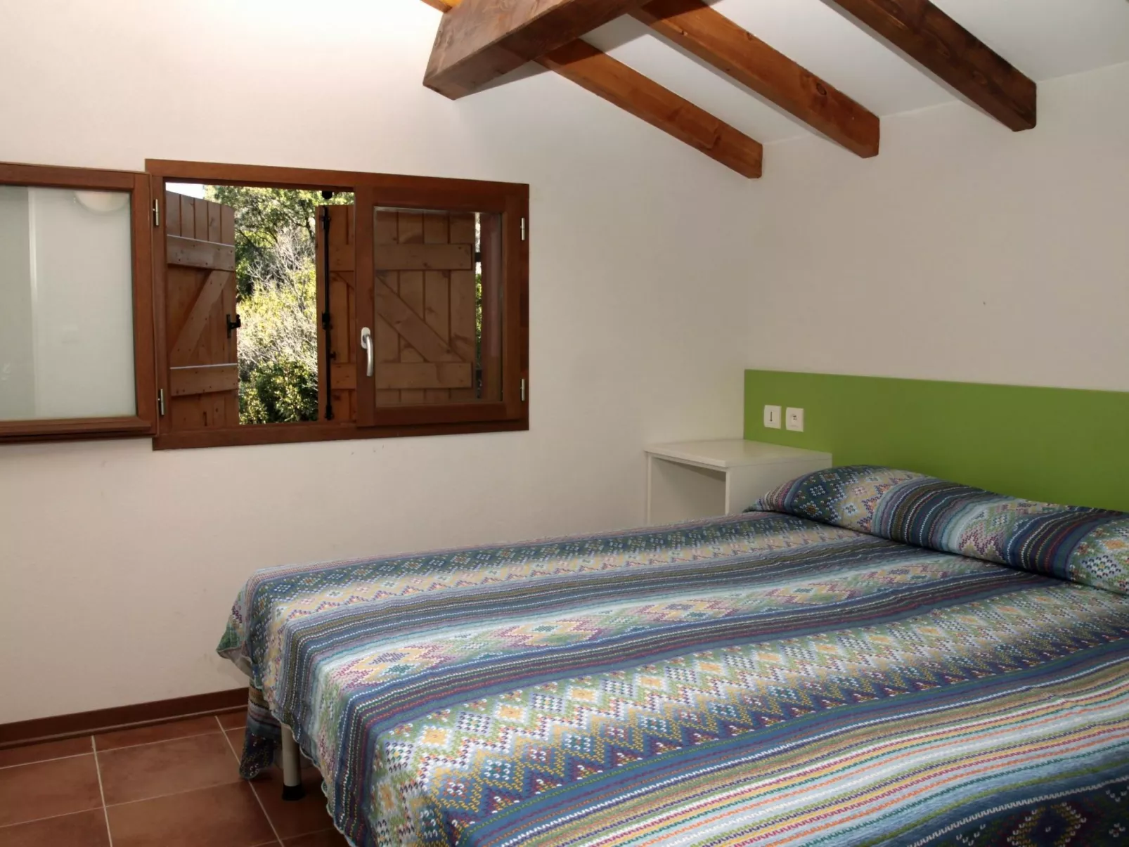 Unterkunft mit Terrasse, AC, Gemeinschaftspool - Inside