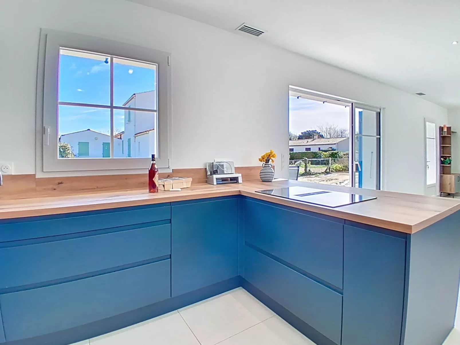 Saint Denis 2 - Outside