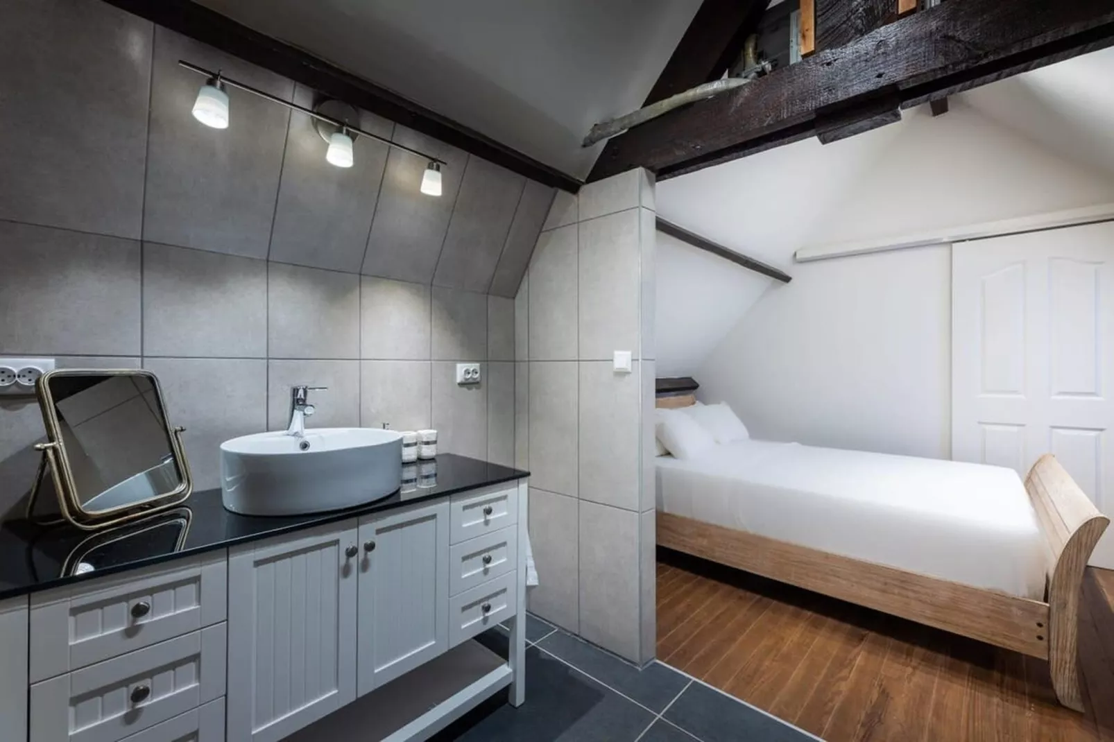 Plaza JoJo C - Kitchen