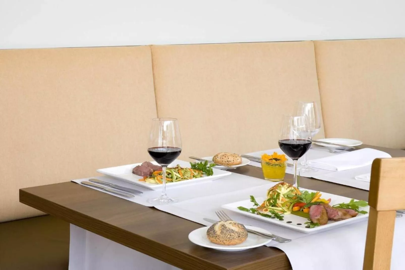 STANDARD TRIPLE ROOM - Dining room