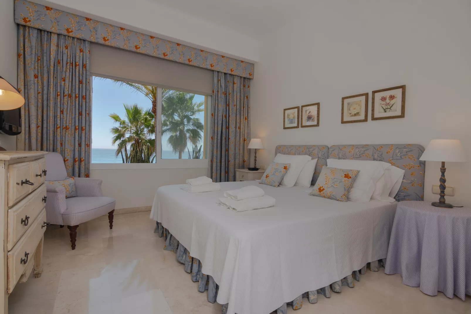 Superb Front Line Location, Sea View- Heated Pool - Schlafzimmer