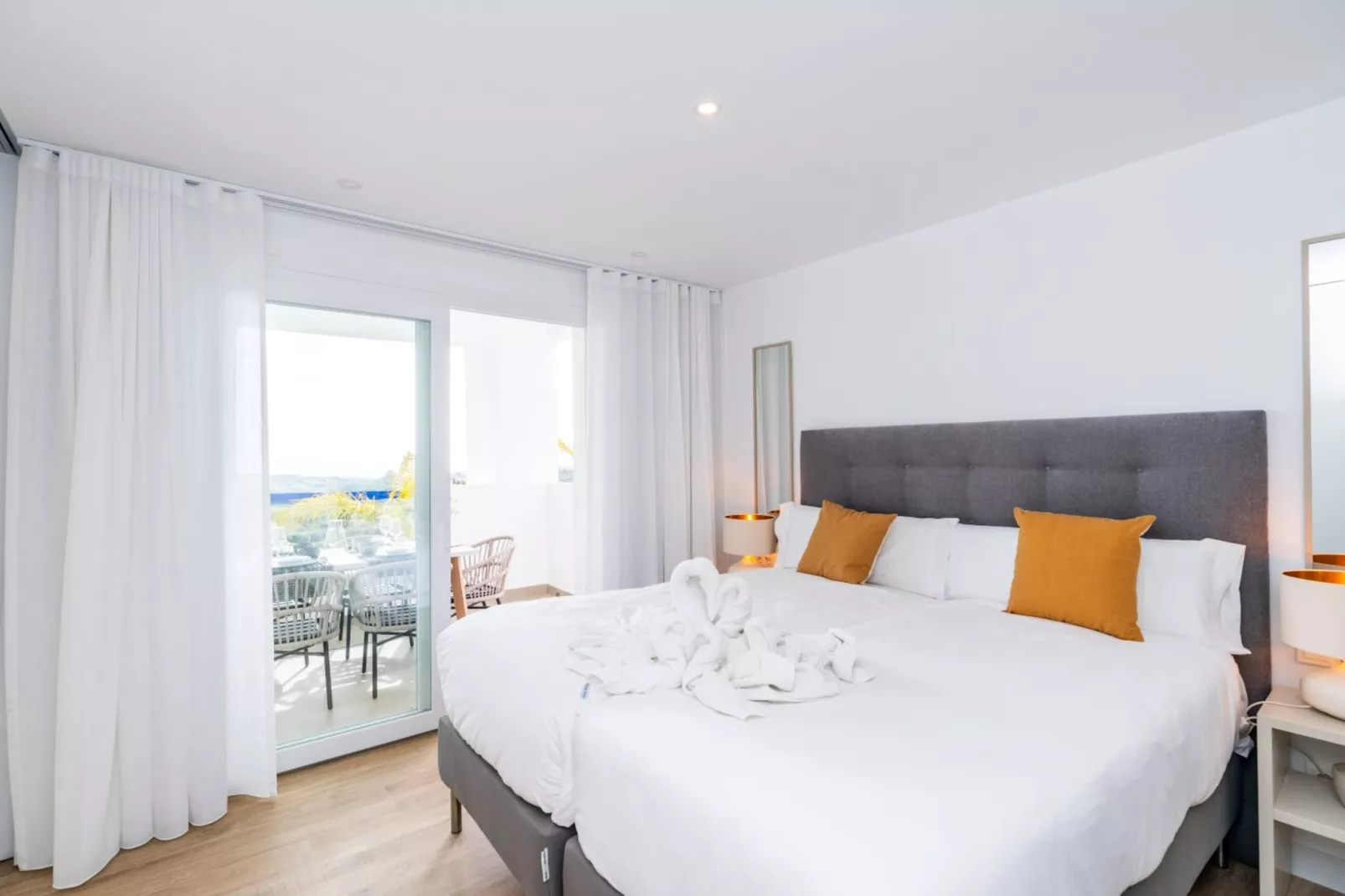 AL4-1916 ESTEPONA - APARTMENT - ALCAZABA LAGOON - Chambre