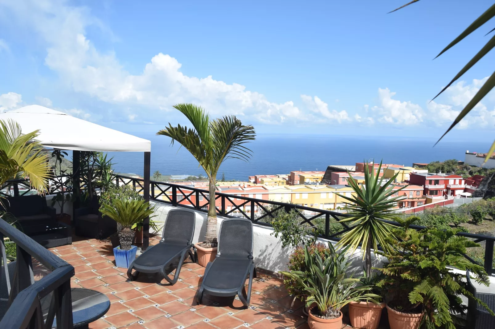 Apartamentos Monasterio de San Antonio 3 - Terrasse/Balkon