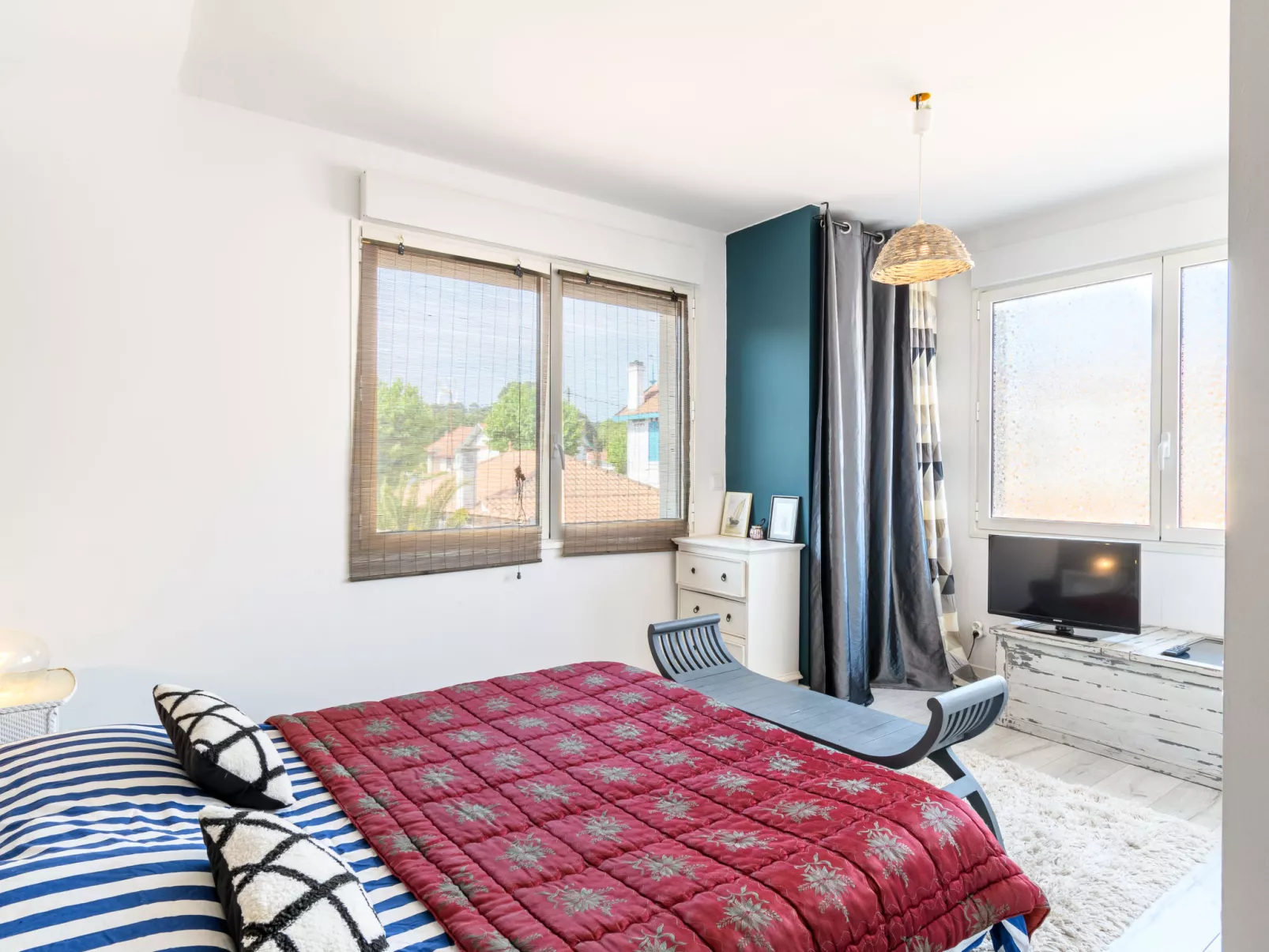 Aimé Bourdier - Drinnen